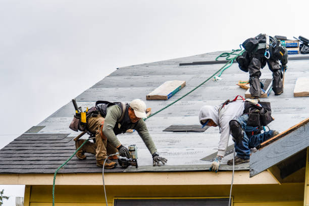 Professional Gutter Installation technician working in Biggs, CA